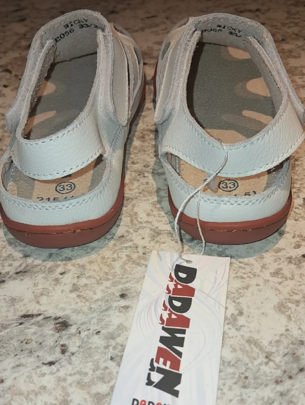NWT! Dadawen Kids White Leather Sandals with Velcro Strap SIZE 33(1.5US)